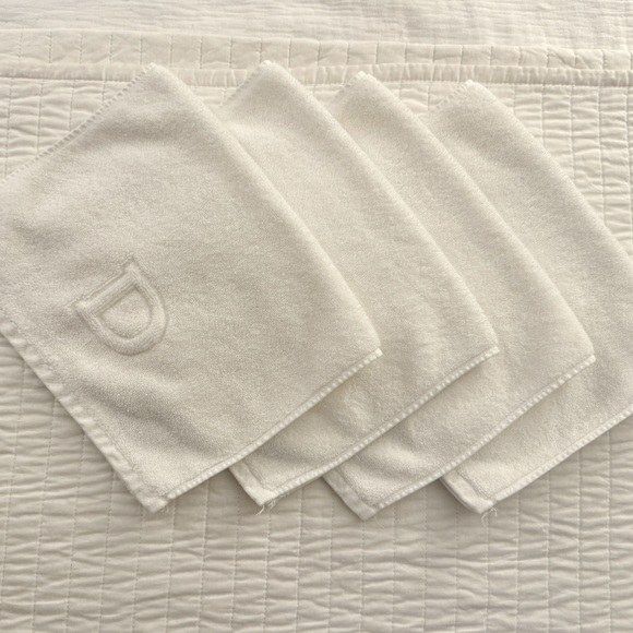 Matouk | Auberge “D” Guest Towels - Picture 1 of 5